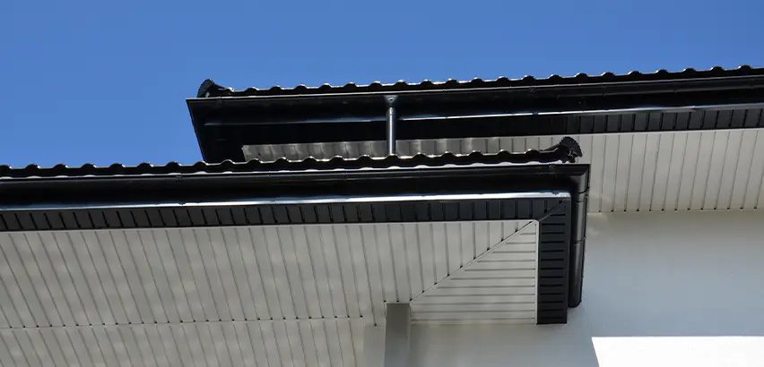 Roof Overhang Repair in Oklahoma City